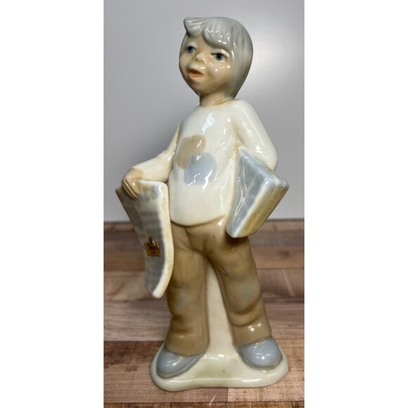 Vintage Tengra Spain Ceramic Boy Figurine Holding Books & Scroll - Picture 1 of 4